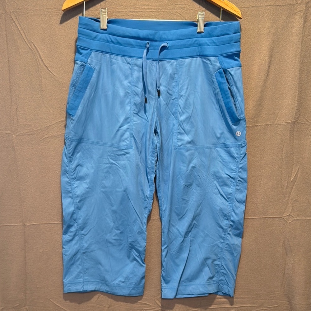 lululemon athletica Blue Studio Pant Cropped Size 4 EUC